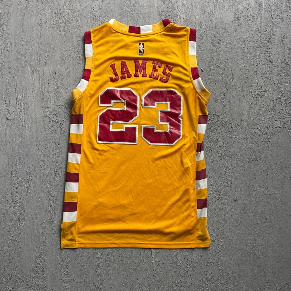 Vintage LeBron James 23 Cavaliers Jersey Mens Medium Yellow 2000s Adidas